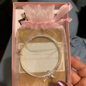 Mothers love bracelet